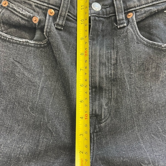 Abercrombie & Fitch Curve Love Ultra High Rise Ankle Straight Jeans - Black. - Picture 8 of 13